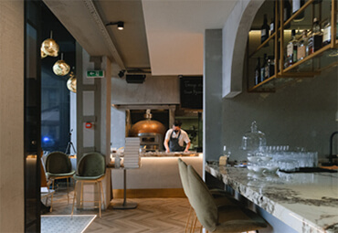 Hotels & Restaurants