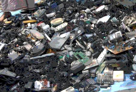 Westo reduces CO2 emissions by 5000T by carrying materials in covered vans.